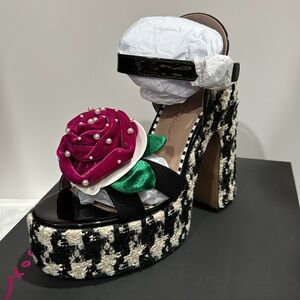 Betsey Johnson Eugene Black White Platform